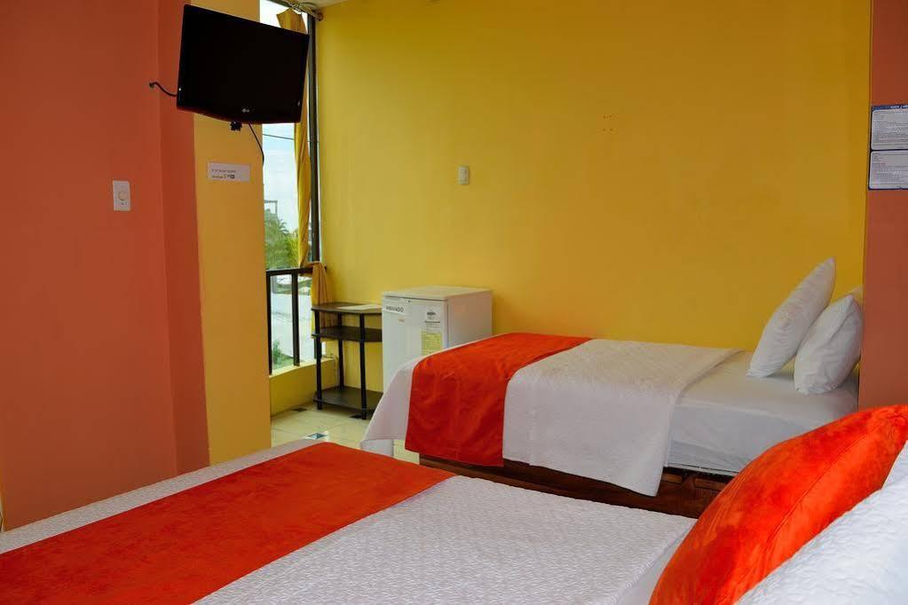 Hostal Carliza ปูแอร์โตอาโยรา ภายนอก รูปภาพ