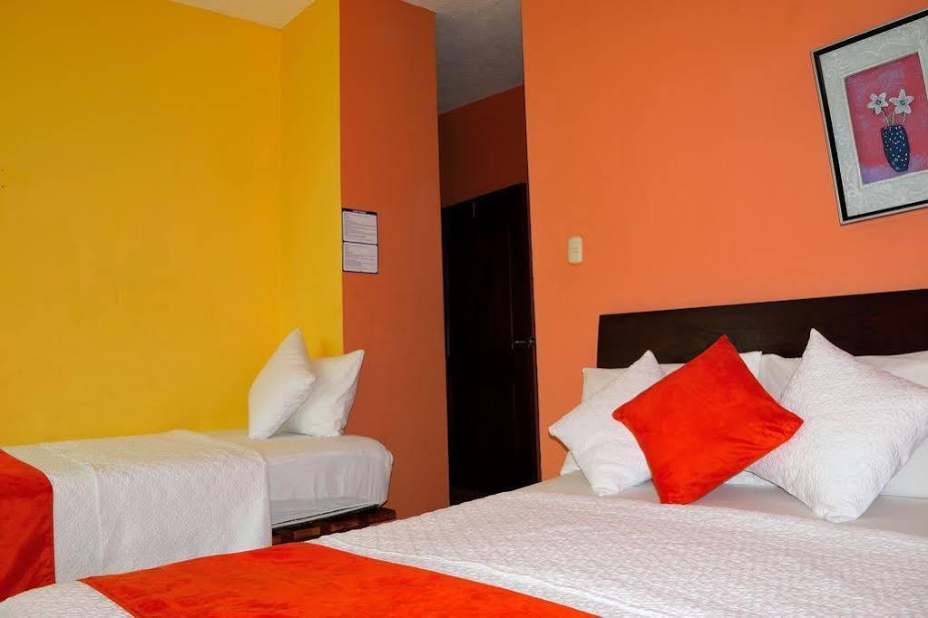 Hostal Carliza ปูแอร์โตอาโยรา ภายนอก รูปภาพ