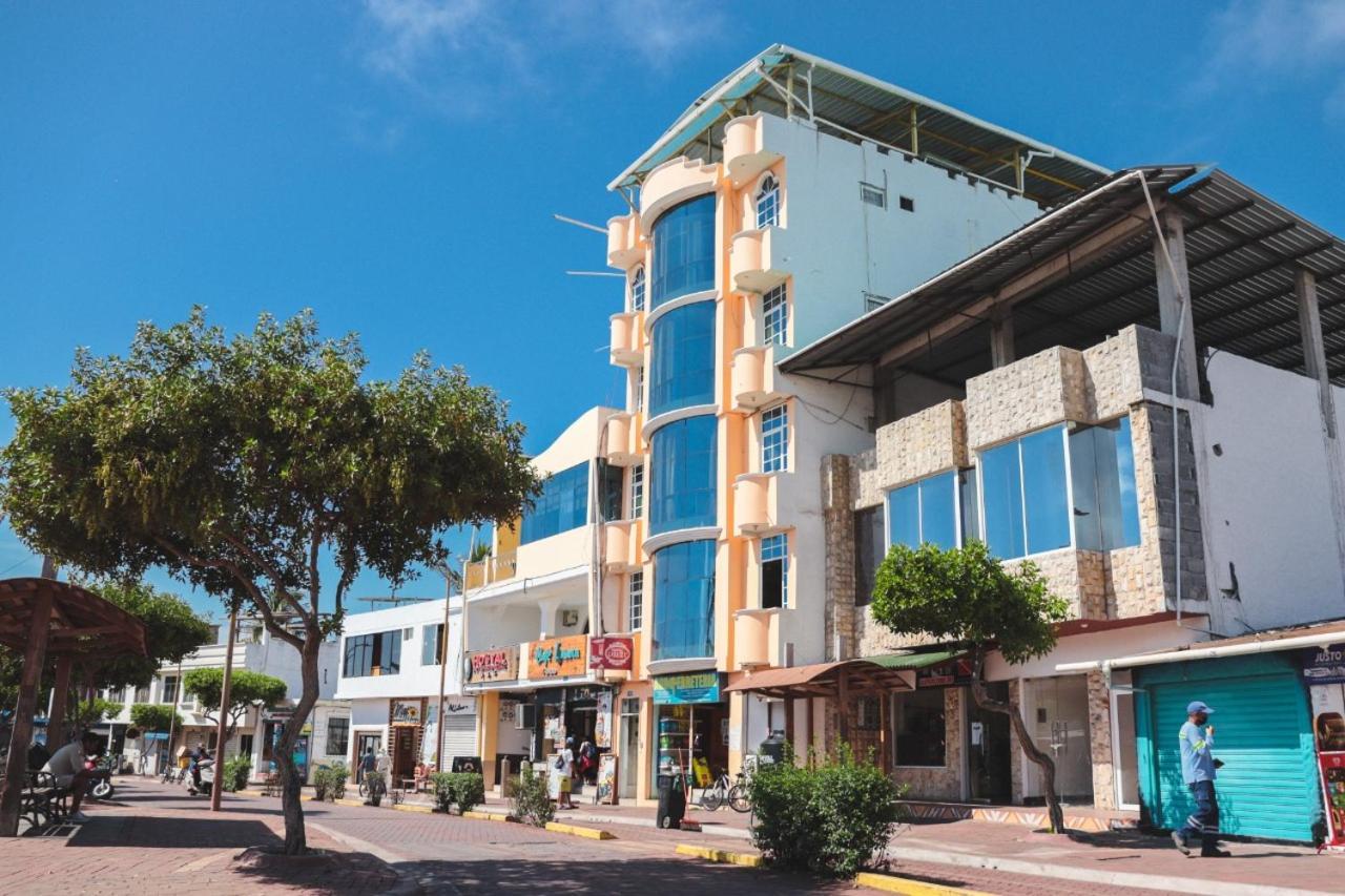 Hostal Carliza ปูแอร์โตอาโยรา ภายนอก รูปภาพ