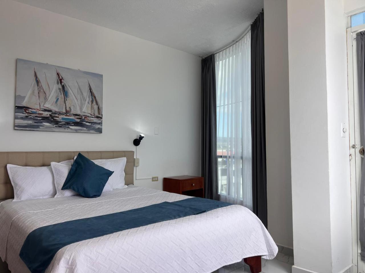 Hostal Carliza ปูแอร์โตอาโยรา ภายนอก รูปภาพ