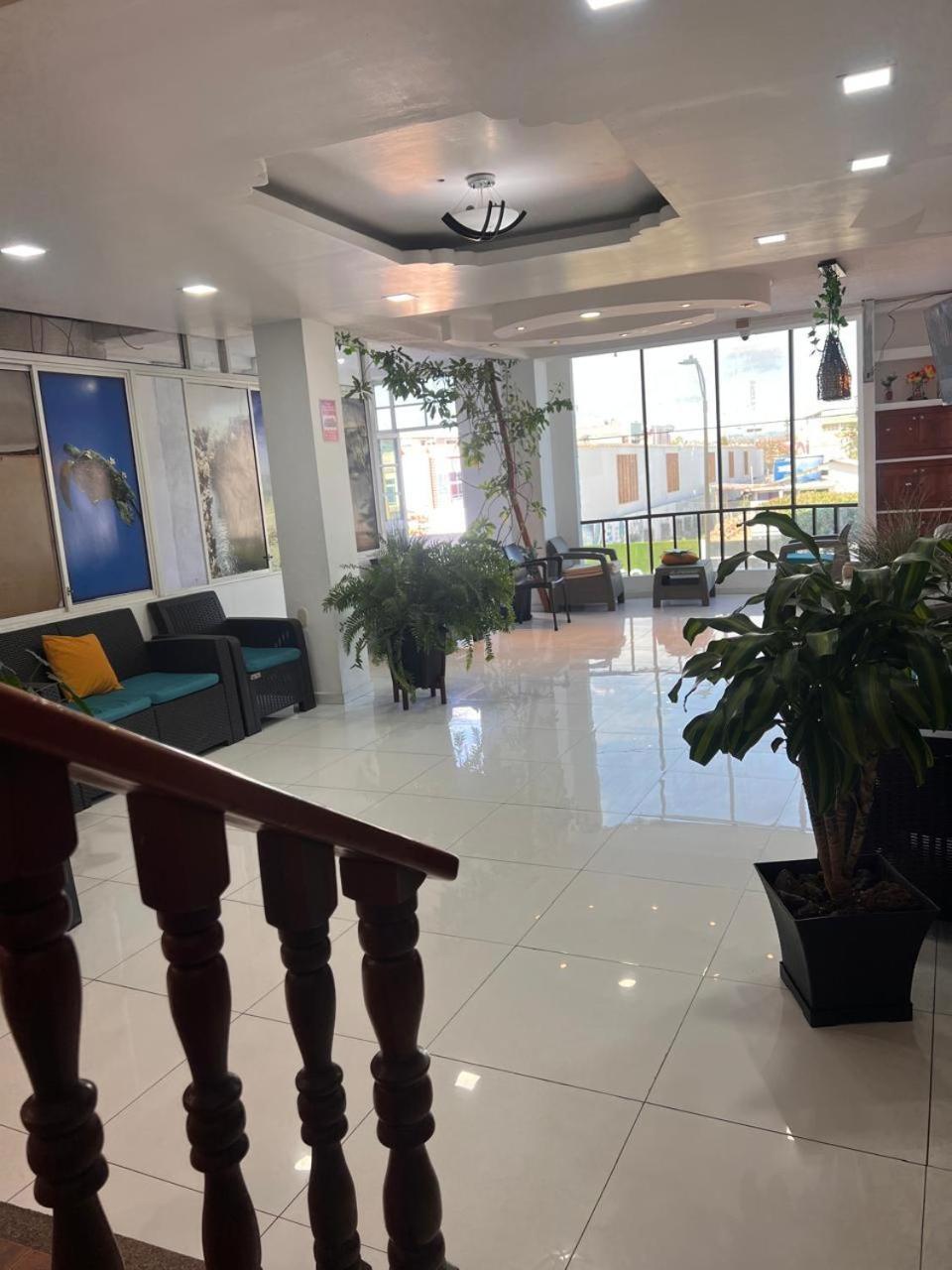 Hostal Carliza ปูแอร์โตอาโยรา ภายนอก รูปภาพ