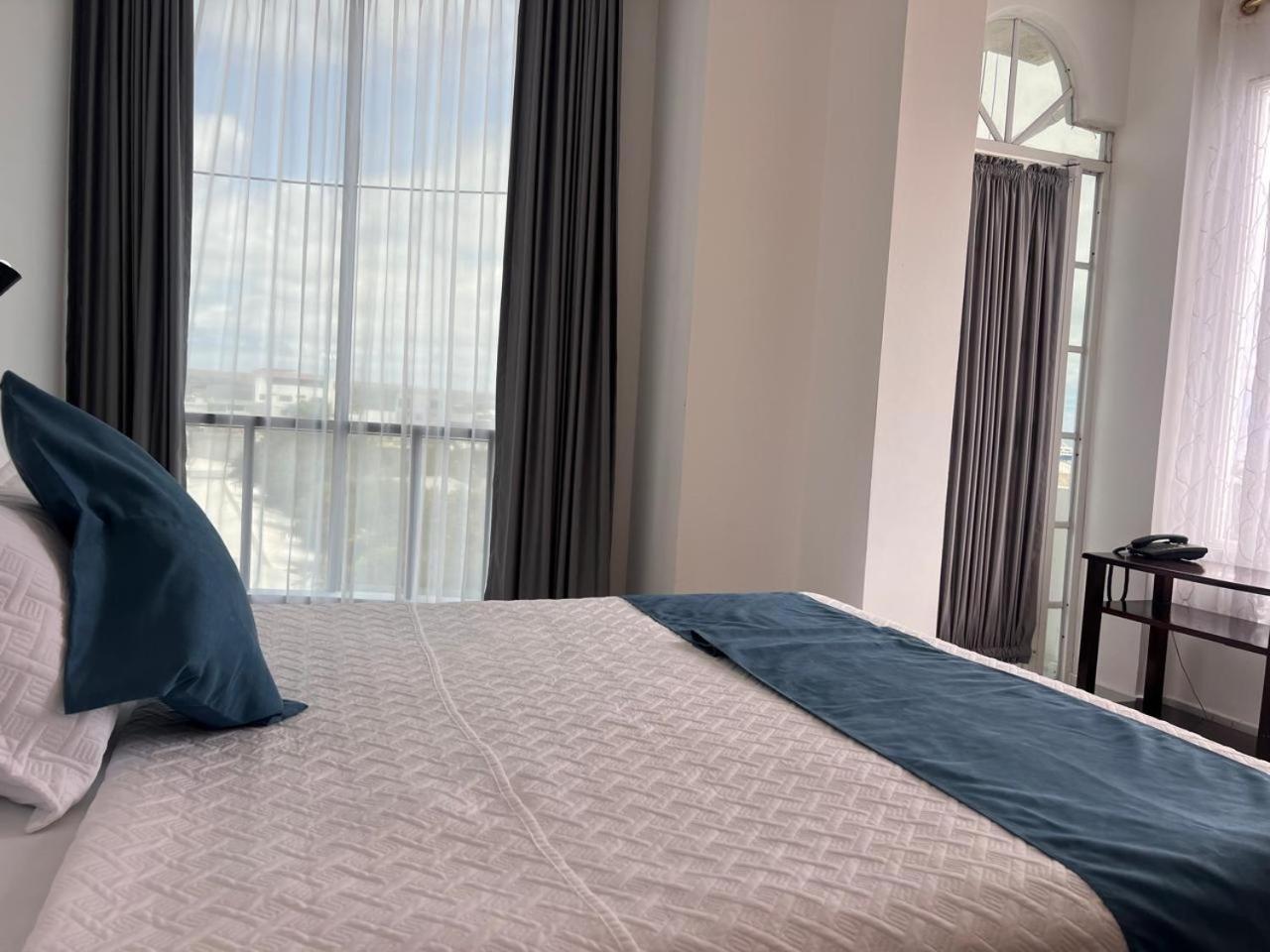 Hostal Carliza ปูแอร์โตอาโยรา ภายนอก รูปภาพ